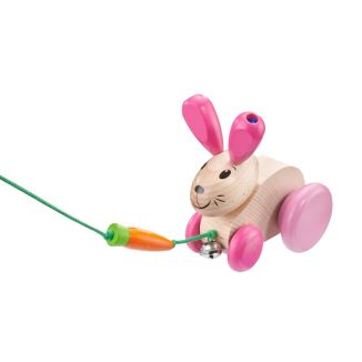 Spielmaterial vom Artikel 62023, Hanna Hoppel, Nachzieh-Hase, Schiebe-und Nachziehspielzeug mit Glöckchen aus Holz, 13 cm Spielmaterial vom Artikel 62023, Hanna Hoppel, Nachzieh-Hase, Schiebe-und Nachziehspielzeug mit Glöckchen aus Holz, 13 cm
