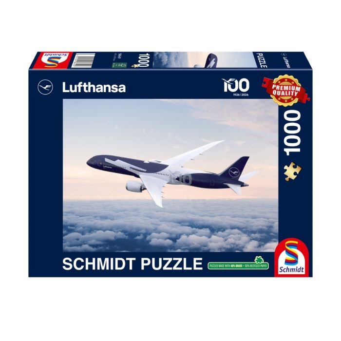Verpackungsvorderseite aus einem anderen Blickwinkel vom Artikel 58649, 100 Jahre Lufthansa - Boeing 787-9 Sonderlackierung zum Jubiläum, 1.000 Teile Puzzle Verpackungsvorderseite aus einem anderen Blickwinkel vom Artikel 58649, 100 Jahre Lufthansa - Boeing 787-9 Sonderlackierung zum Jubiläum, 1.000 Teile Puzzle