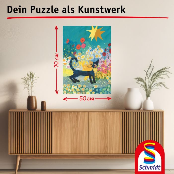Portret Van Een Grijs Gestreept Katje Met Blauwe Ogen. Stock Foto