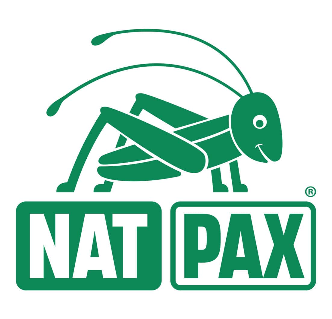Grünes Logo mit Heuschrecke über den Wörtern NAT PAX in weißen Großbuchstaben auf grünem Hintergrund.